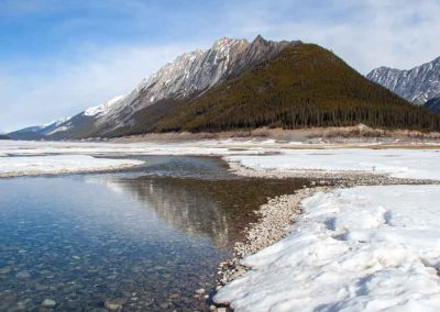 Medicine Lake Jasper National Park - Photo by Explorejasper.com