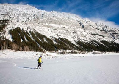 Winter Medicine Lake Jasper National Park - Photo by Explorejasper.com